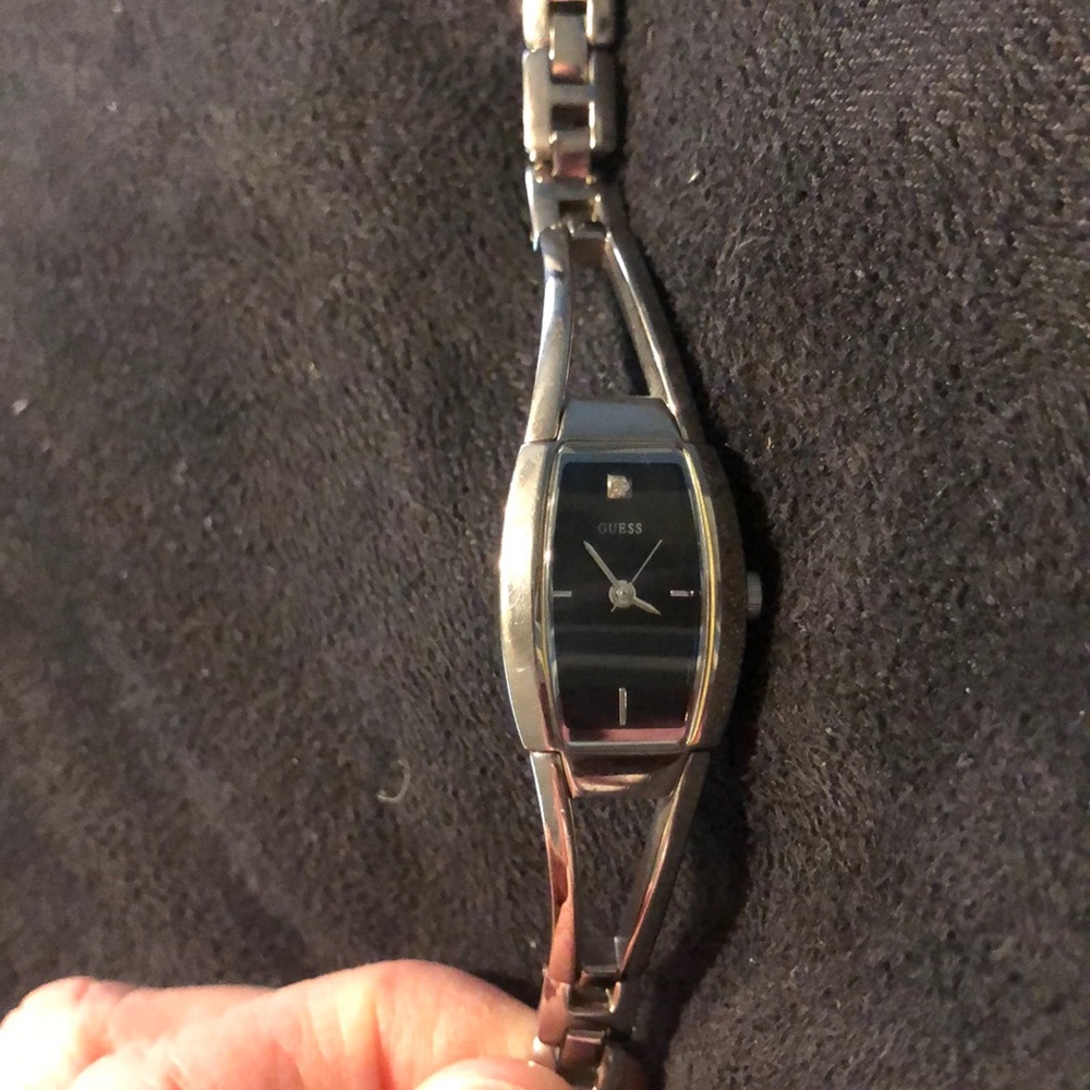 Ladies Guess Watch - Picture 7 of 7